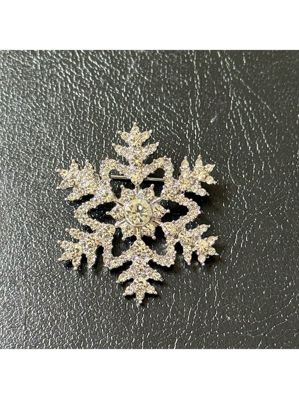 Sparkling Snowflake Brooch Silver Tone With Clear Crystals New